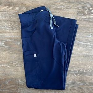Figs XS petite navy blue kade cargo scrub pants